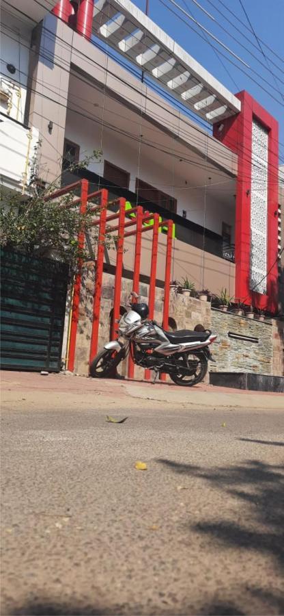 Anh Hotel Lucknow Eksteriør billede