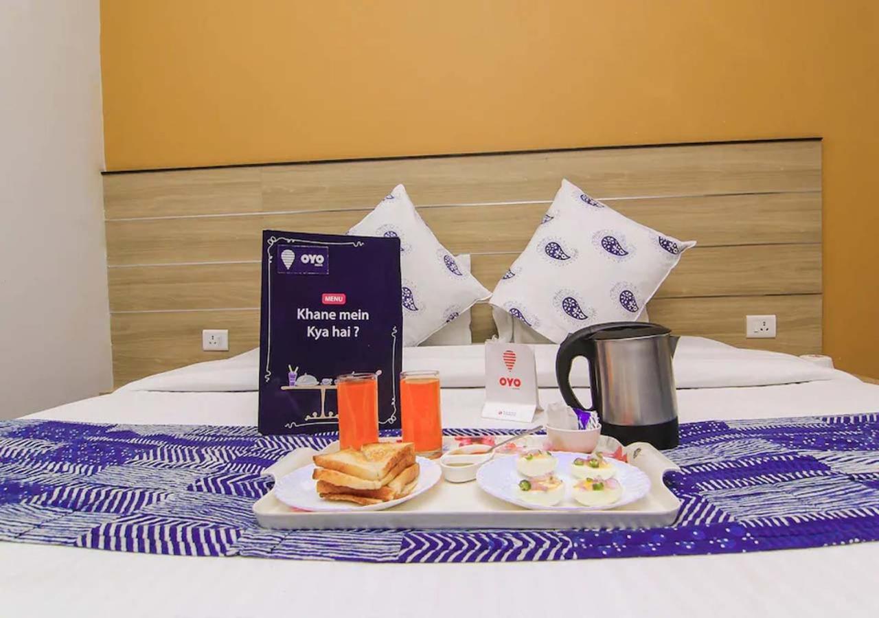 Anh Hotel Lucknow Eksteriør billede